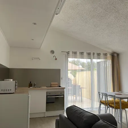 Apartment Bord De Avec Piscine Type 2 *