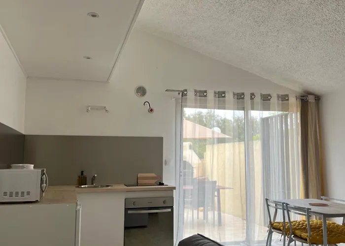 Apartament Bord De Avec Piscine Type 2 *