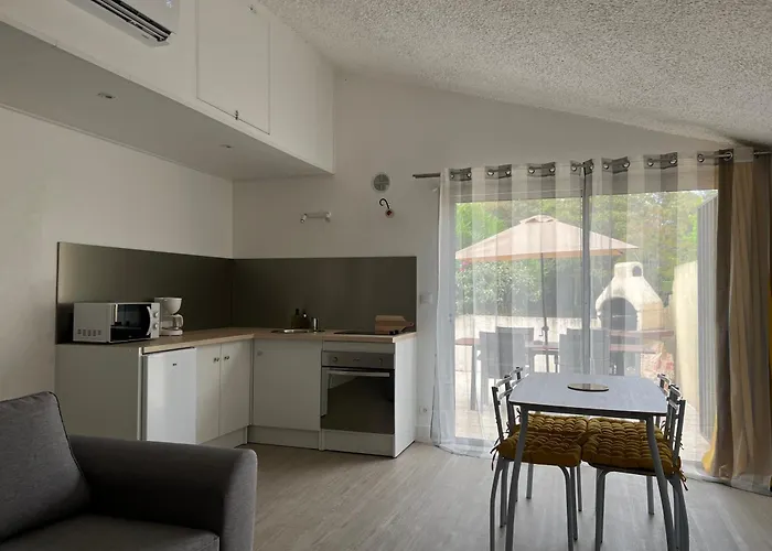 Bord De Avec Piscine Type 2 Apartament Santa-Maria-Poggio (Corsica)
